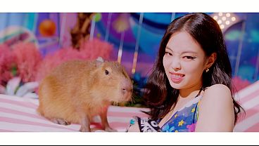 Blackpink y Selena se besan y se tocan en un video caliente