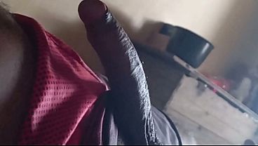 Casada caliente se masturba con la polla negra del pastor