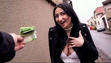 Didi Zerati se traga una polla enorme en su viaje de vacaciones