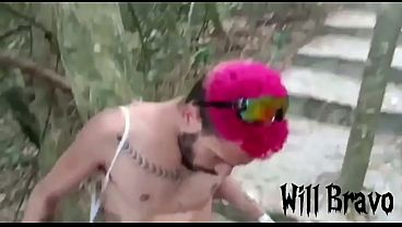 Donatto Xl y Will Bravo follan en la calle para humillar a un ex