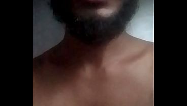 Él descubre que su novia es una diosa del sexo oculto
