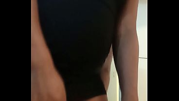 Ella te reta a ver si puedes aguantar su ritmo