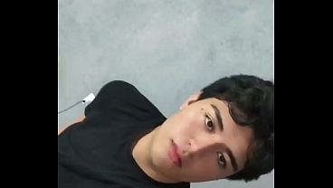 Femboy provocador con polla dura para follarte su culo apret...