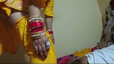 Hermosa bhabhi se deja empotrar el culo en video viral