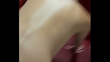 Milf alemana puta se deja empotrar por un cliente cachondo