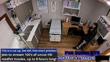 Minnie Rose se somete a un examen médico muy pervertido