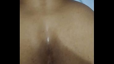 Mujer exótica con culazo desafía a su marido a una follada salvaje