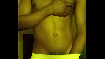 Músculos negros follan duro en la cama