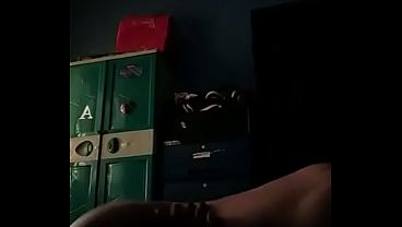 Vecina asiática se deja llenar de leche en secreto