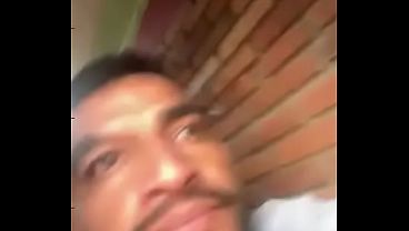 Verificación del coño mojado y bien follado